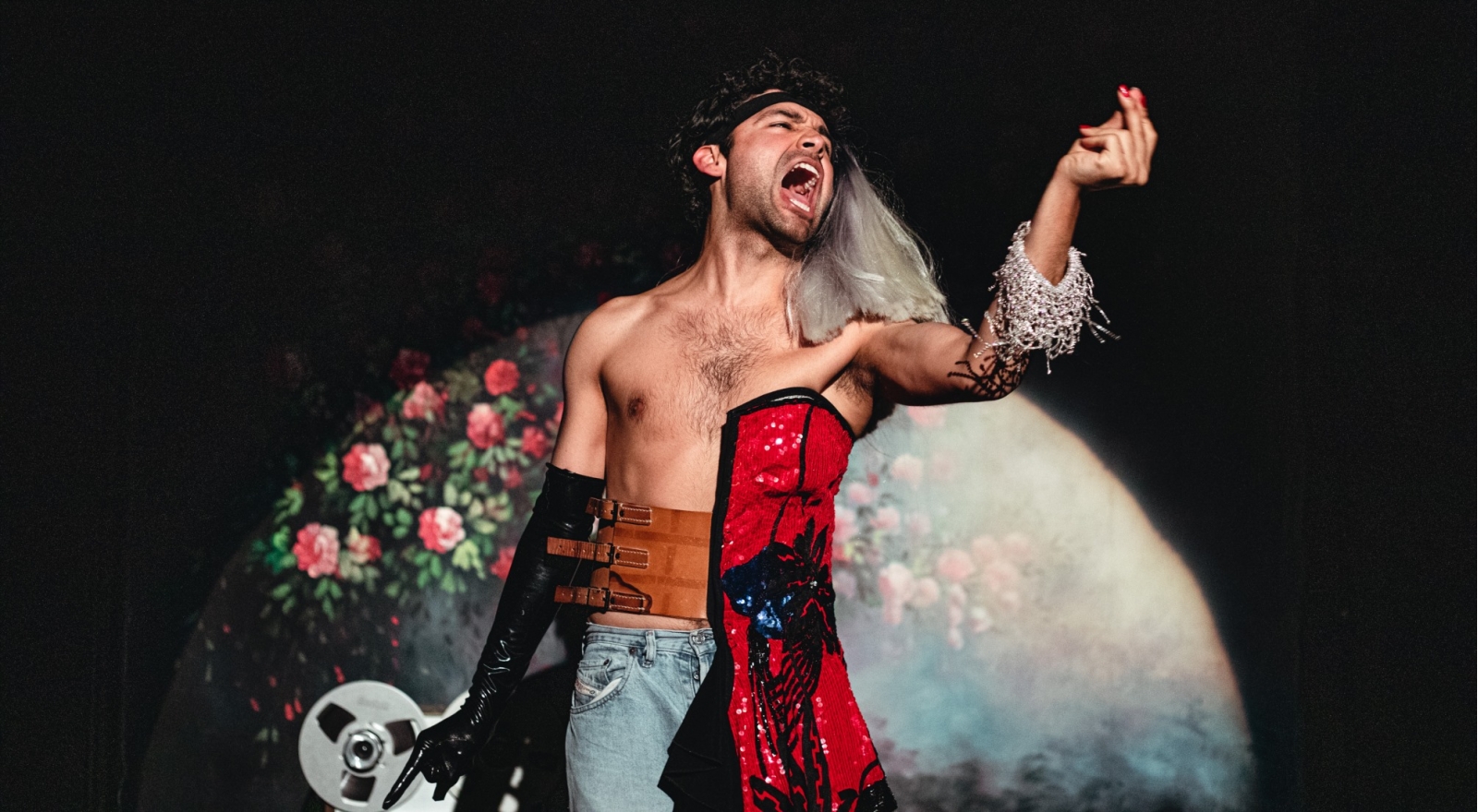 het TheaterFestival 2022: El cantar del playo or… a song is a rose is a thorn - Mario Barrantes Espinoza